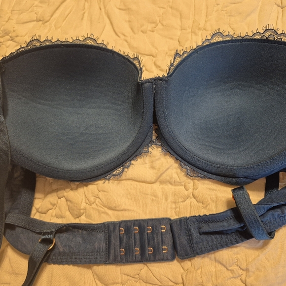 Victoria's Secret Blue Lace Demi Bra - Picture 2 of 6